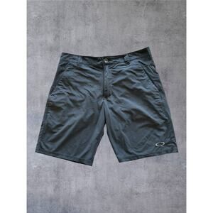 Oakley Mens Take Pro Golf Shorts Charcoal Gray Stretch Performance Hybrid Sz 33